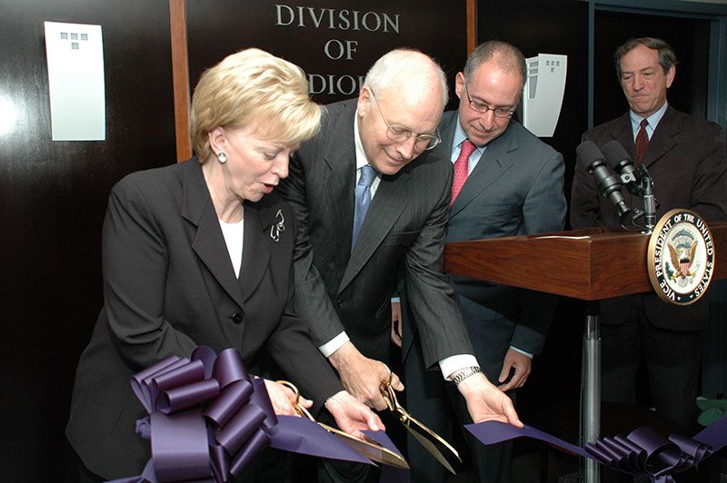 Dick Cheney and Lynne Cheney cutting the ceremonial ribbon for the founding of the GW Heart & Vascular Institute